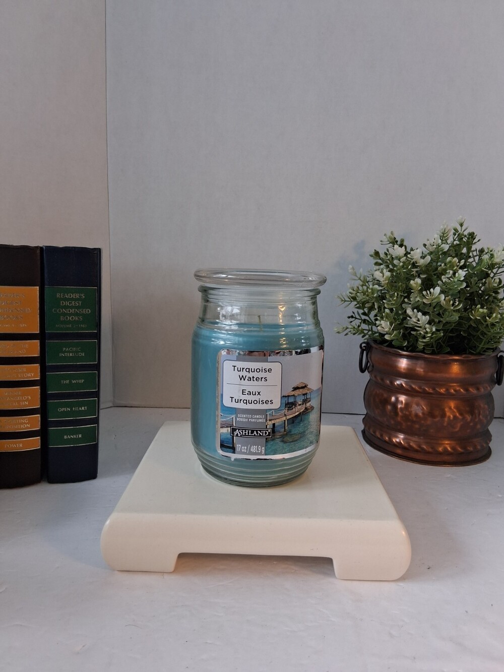 Turquoise Waters Ashland Candle - Fresh Summertime Scent, Brand New!